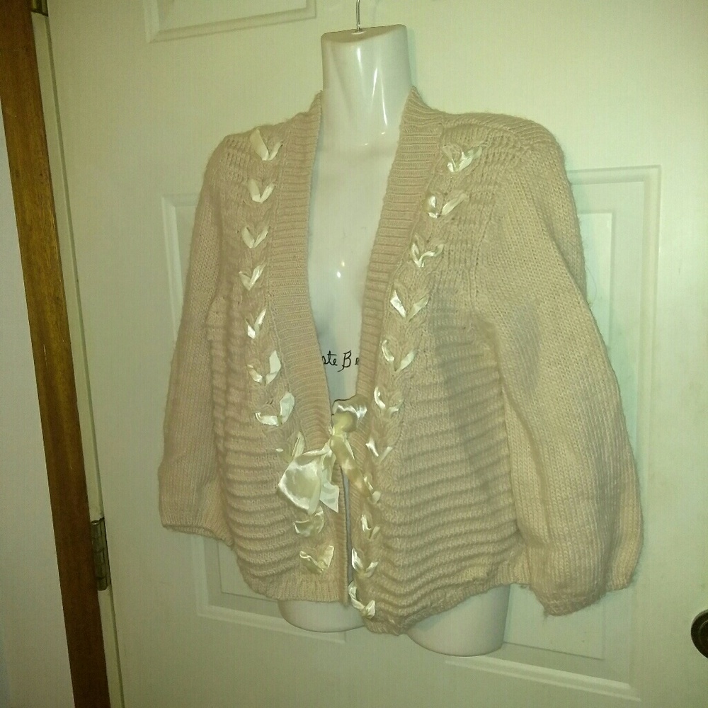 H&M Pink sweater accented with white ribbon
